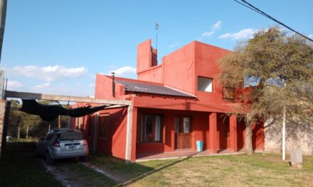 Casa en Oro Verde barrio Algarrobos zona frente a Padre Lamy