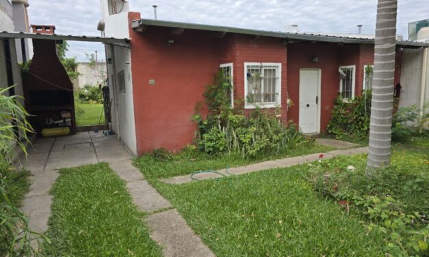 Casa en Oro Verde 3 dormitorios con patio y cochera